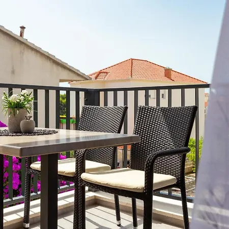 Apartamento Mare's 1 *